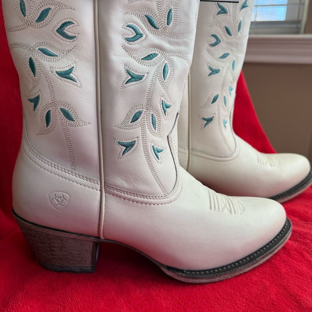 Ariat Women's White Western Boots 9B Country Teal Turquoise BRAND NEW with Tags - Picture 4 of 12